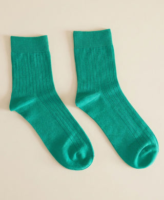 Sleek Casual Ribbed Crew Socks